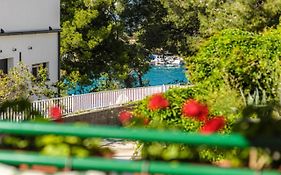 Apartments Vala Zaboric - With Boat Mooring